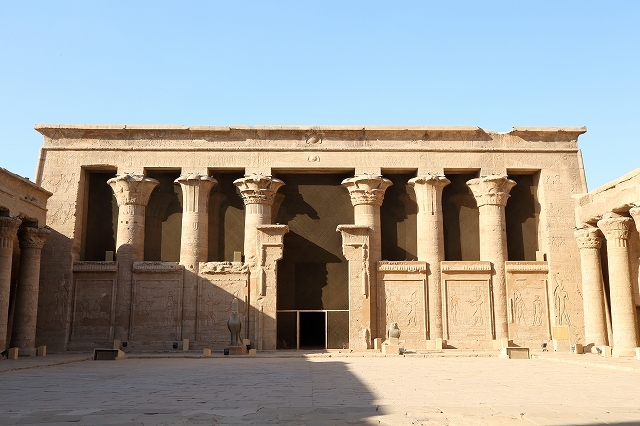 エジプトの紀元前遺跡 エドフのホルス神殿 旅プラスの日記