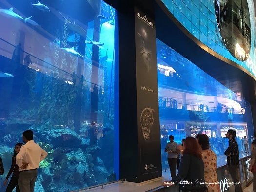世界最大級『ドバイファウンテンショー』モールには水族館やダイソー・無印も♪_f0023333_12331707.jpg