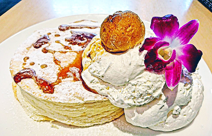 ワイキキのスフレパンケーキの専門店「アロハキッチン」_b0083801_17475122.jpg