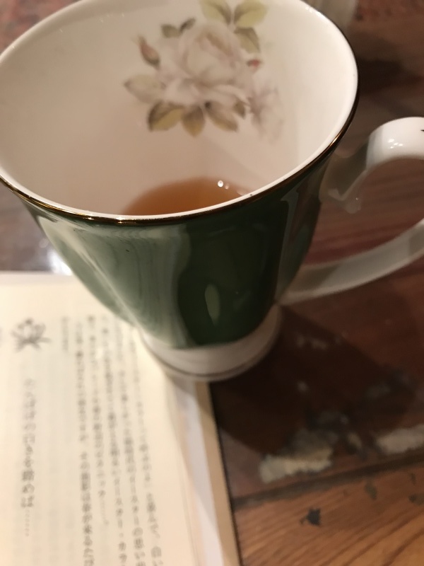 神様からの贈り物？？！！｢お気に入りの本＋季節の紅茶｣編_e0359584_19533434.jpg