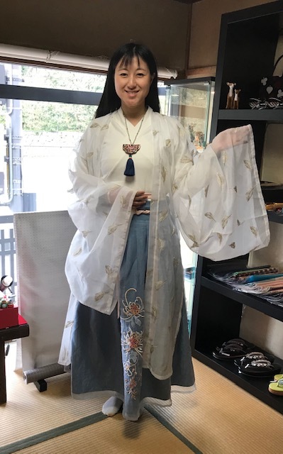 中国から、民族衣装・漢服でご来店・スマホで翻訳。_f0181251_18325915.jpg