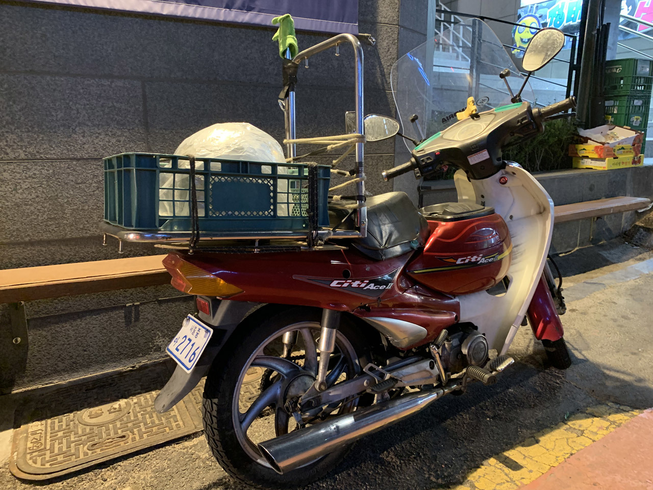 　『バイク天国☆世界の旅』番外編 ～韓国ソウルのバイク事情！ ベスパ事情～_d0099181_21543476.jpg