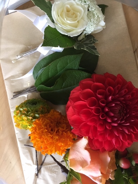 結婚式のお花、ウェディングブーケをお届けしました。_a0201358_18503830.jpg