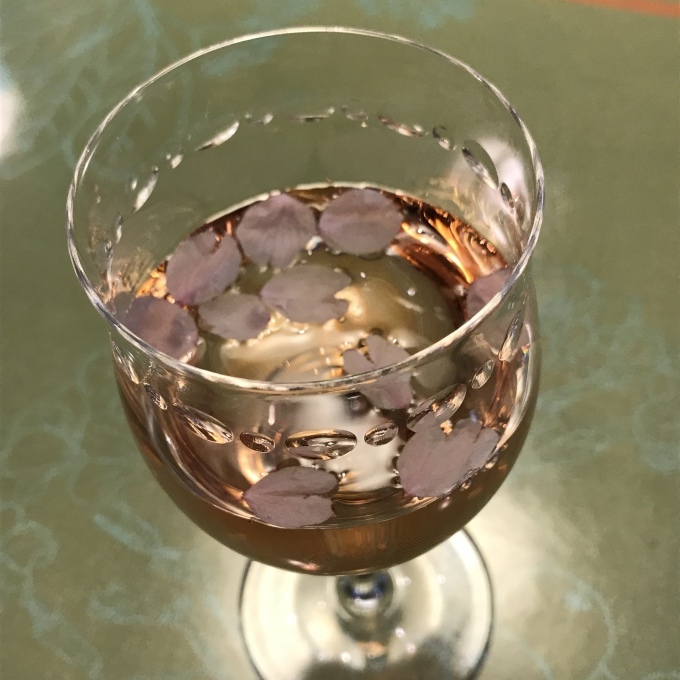 ロゼワインに桜_b0100062_19360251.jpeg