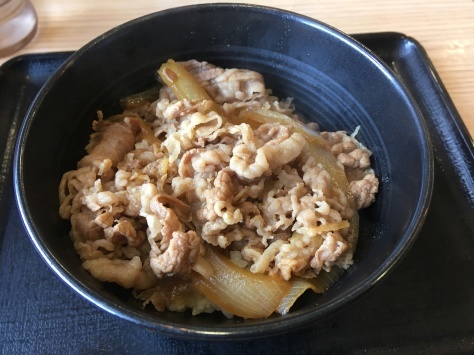 吉野家の新小盛牛丼　　　　　　JR高槻駅前店_c0118393_10201992.jpg