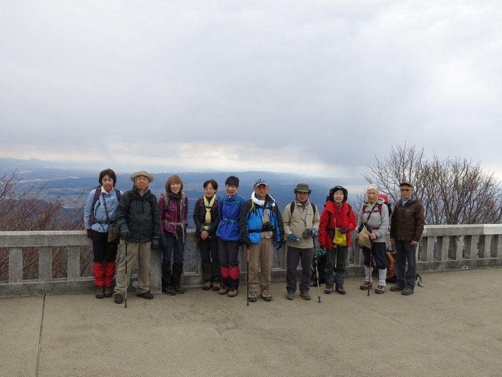 山と温泉の会「角田山ハイキングスプリング・エフェメラルを訪ねて」_a0138609_17123598.jpg