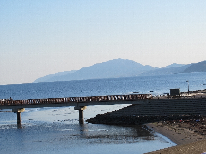 山と温泉の会「角田山ハイキングスプリング・エフェメラルを訪ねて」_a0138609_17491457.jpg