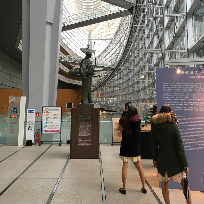 山手線散歩、東京駅から新橋駅へ_c0060143_18473275.jpg