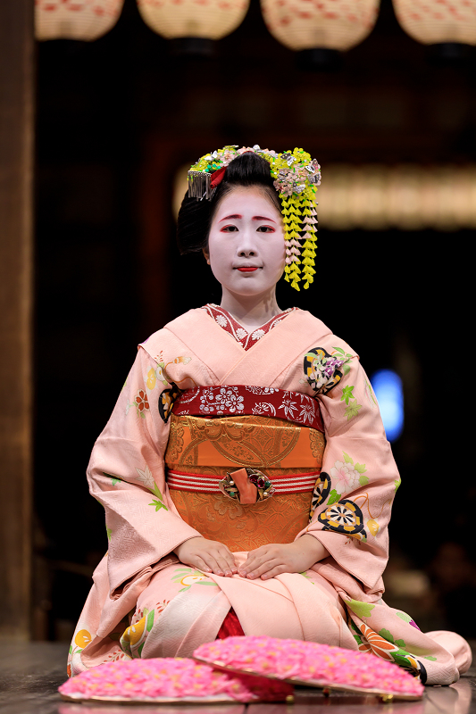 東山花灯路2019　奉納舞踊・花笠（祇園甲部　ゆり葉さん、菜乃葉さん）_f0155048_22194367.jpg