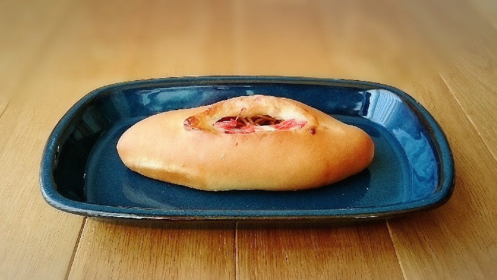 焼きそばパンと生クリームとはちみつのしっとり食パン Good Day パン教室 焼きそばパンと生クリームとはちみつのしっとり食パン Good Day パン教室