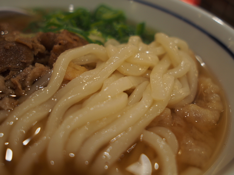 【福岡天神で朝うどん】ウエストの肉ごぼう天うどん_b0008655_17392152.jpg