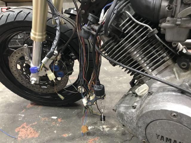XV750 カスタム 配線処理さっぱりわかりません!_a0164918_19010938.jpg