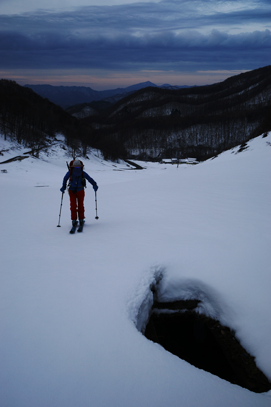 悪雪苦闘の武尊山_f0016656_22143428.jpg