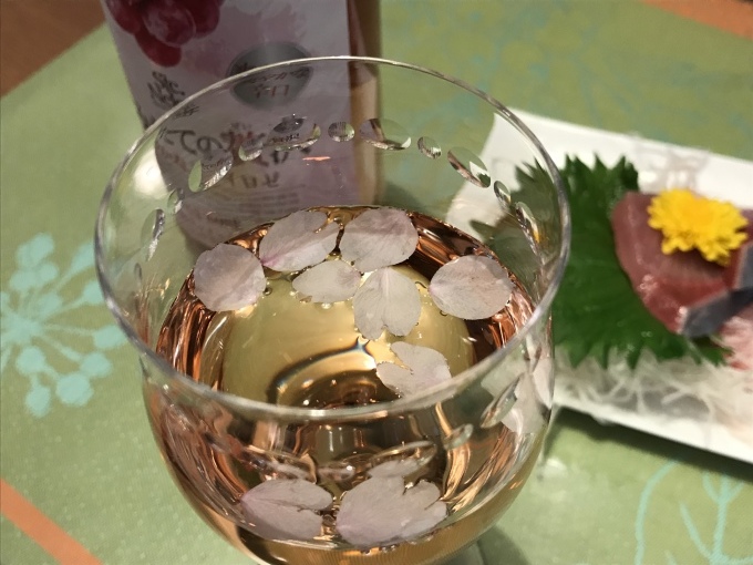 ロゼワインに桜_b0100062_12045570.jpeg