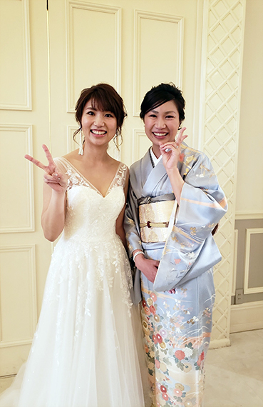 妹様の結婚式を 爽やかなエレガントな着姿でお祝い それいゆのおしゃれ着物レンタル 妹様の結婚式を 爽やかなエレガントな着姿でお祝い それいゆのおしゃれ着物レンタル