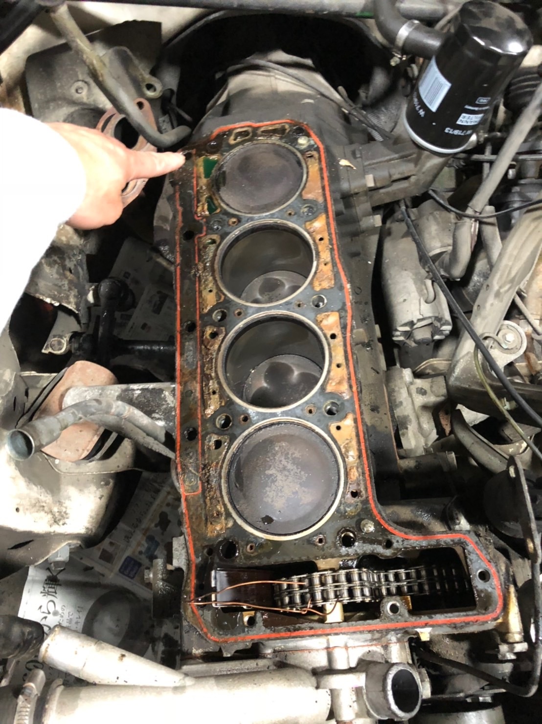 1983 M.BENZ 200T  ／　ヘッドガスケット・・・・・・・！_b0195093_14421257.jpg