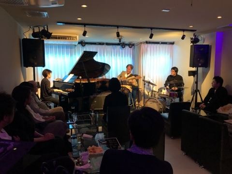 広島 Jazzlive comin 本日火曜日はジャズセッション勉強会です。_b0115606_10030527.jpeg