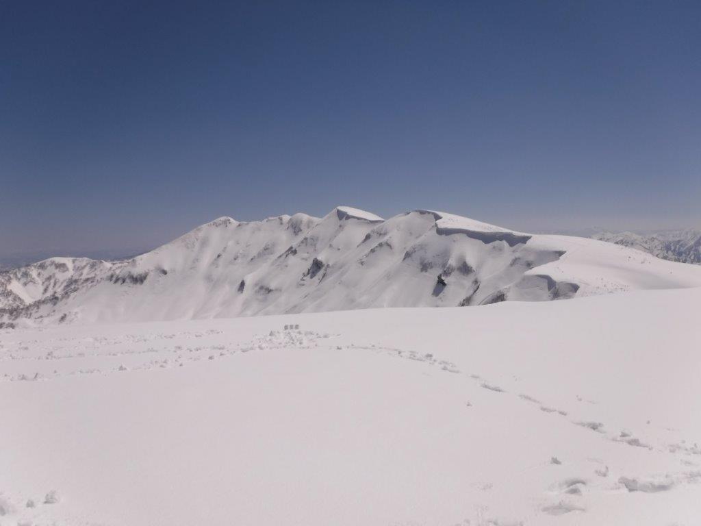 守門岳に大雪庇を見に行ってきました。_a0286351_19001383.jpg