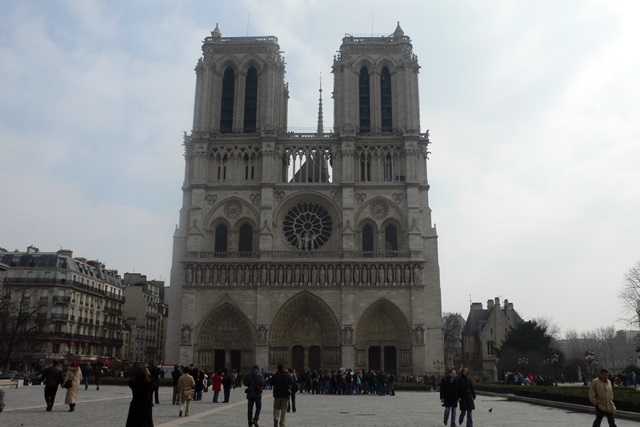 Notre Dame Cathedral_e0175358_2318830.jpg