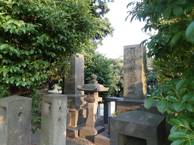 2019/4/9-15洗足池で最後の桜と勝海舟、青山霊園拾遺、古写真ランダム陳列・twitterに絶望したけどまとめ_b0116271_12032582.jpg
