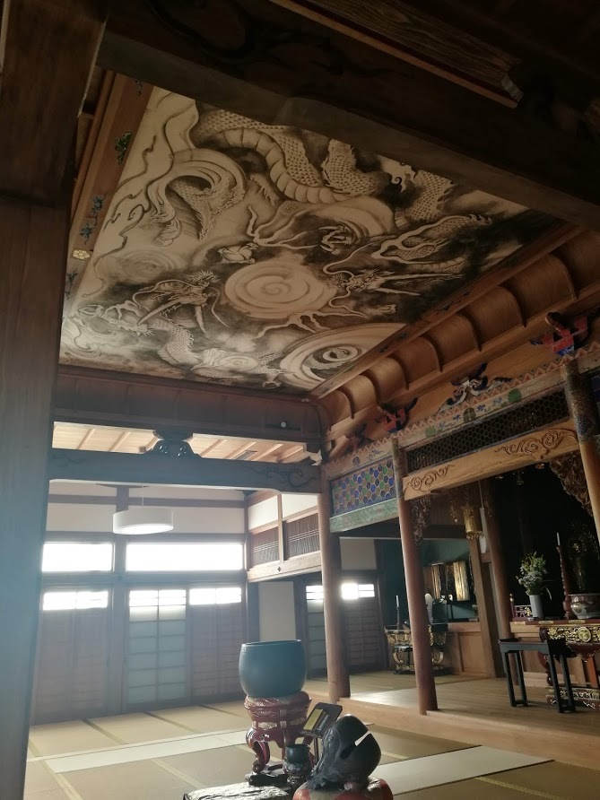 天井の龍_c0114110_10053573.jpg