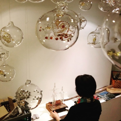 本日より、深海ラボ Yoshie Meguro Glass Exhibition 始まります_c0218903_09173202.jpeg