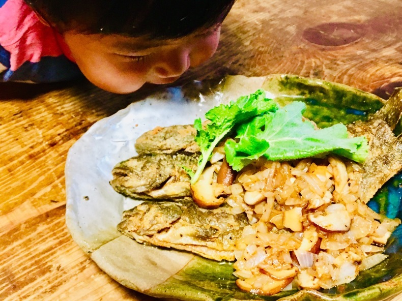 岩魚のムニエル 玉ねぎと椎茸のバター醤油 山谷彷徨