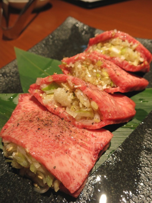 焼肉ホルモン 山水縁 虎ノ門本店 生牛タンのネギ包み焼きが美味し過ぎた あれも食べたい これも食べたい ｅｘ