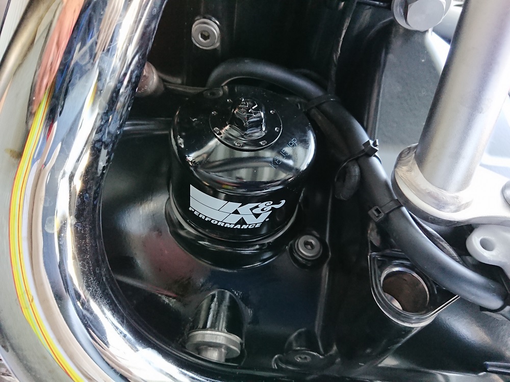 R1250GSアドベンチャー初回オイル交換 &有さんのサプライズ。_d0147789_16280080.jpg