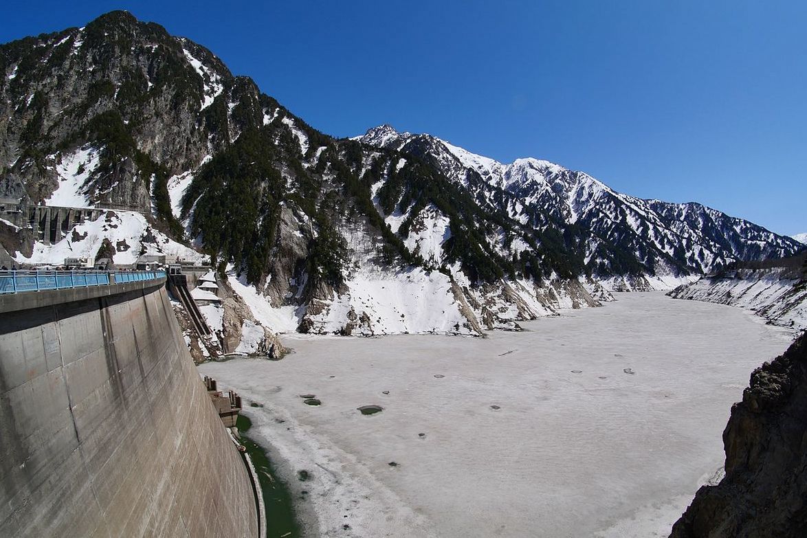 立山黒部アルペンルート・・・扇沢～黒部湖経由室堂へ。往復旅の記録_a0031821_16115413.jpg