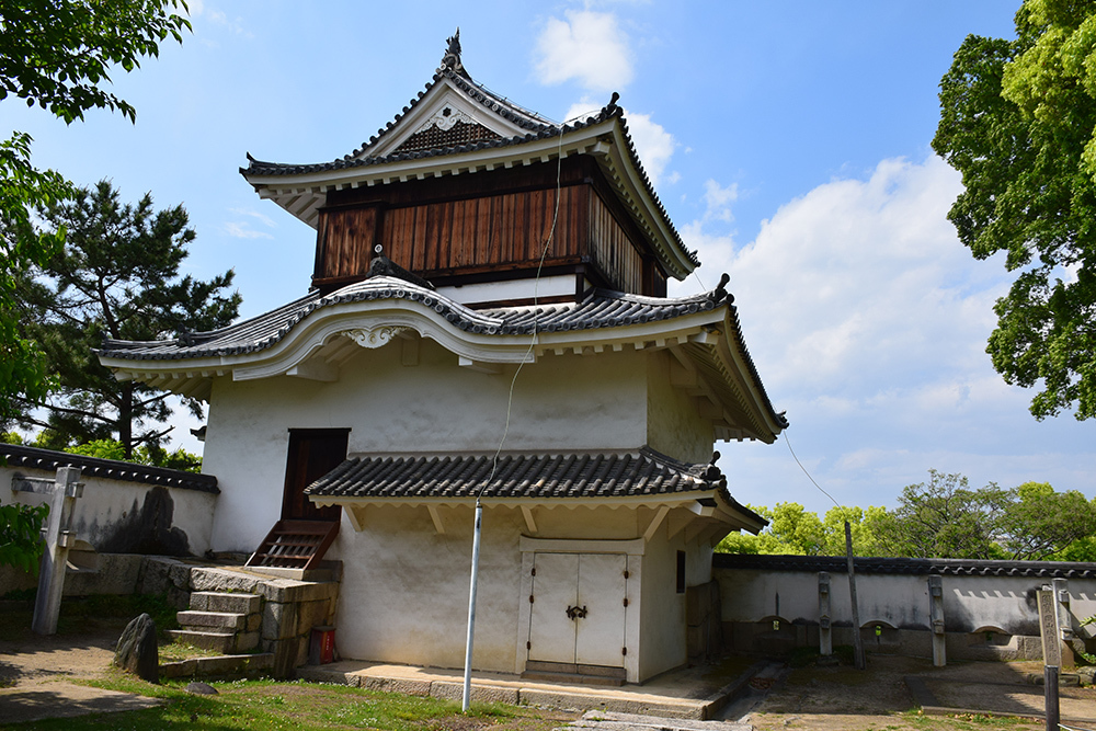 漆黒の烏城、備前岡山城を歩く。 その3「本丸中の段」_e0158128_18542087.jpg