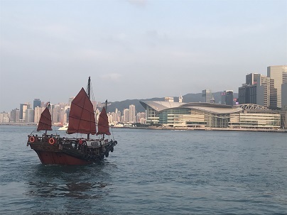木造帆掛け船で夕焼けクルーズ ビクトリア ハーバー Dukling Harbour Cruise In Hong Kong Little Random Talks In 香港 木造帆掛け船で夕焼けクルーズ ビクトリア ハーバー Dukling Harbour Cruise In Hong Kong Little Random Talks In 香港