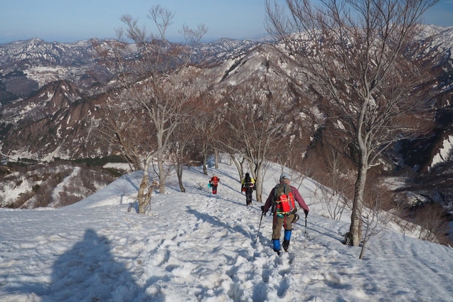 2019/4/20 西俣ノ峰から頼母木山_b0189948_2311383.jpg