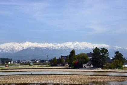 広〜い富山平野からはこんな風景が長く続きます......_b0194185_21333928.jpg