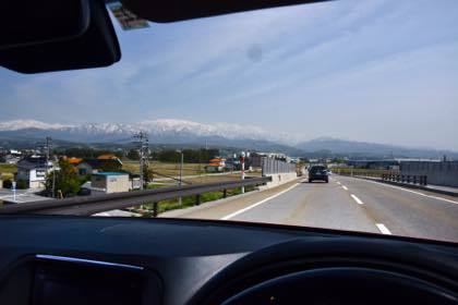 広〜い富山平野からはこんな風景が長く続きます......_b0194185_21335210.jpg