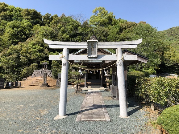 蒲生の池と遠山神社（山鹿市蒲生）_f0364707_19313692.jpg