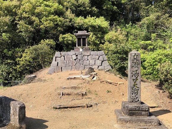 蒲生の池と遠山神社（山鹿市蒲生）_f0364707_19354449.jpg