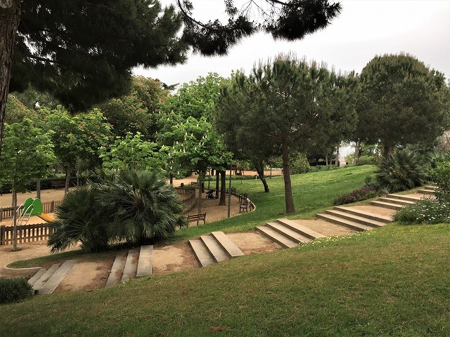 セルバンテス公園から続く遊歩道_b0064411_01250400.jpg