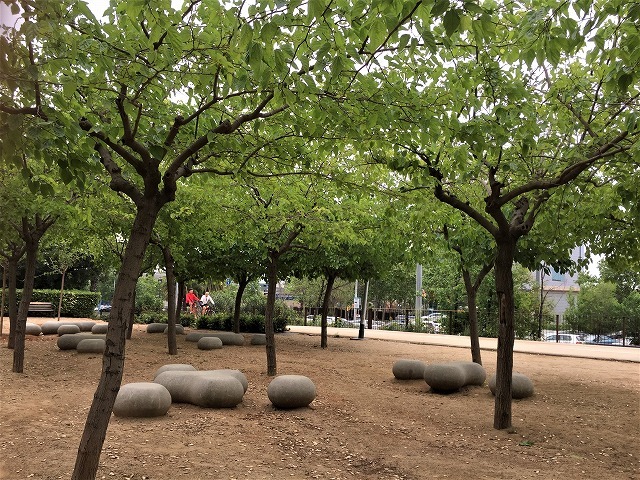 セルバンテス公園から続く遊歩道_b0064411_01271840.jpg
