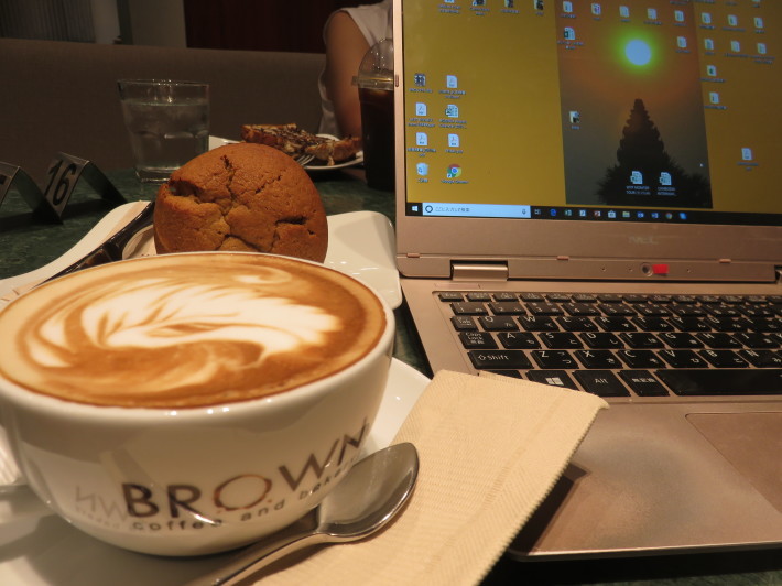 カフェ情報☆計画停電デーの仕事場@BROWN COFFEE_e0408534_23244782.jpg