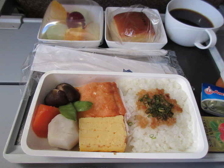 SQ639 羽田発の機内食_c0212604_1494962.jpg