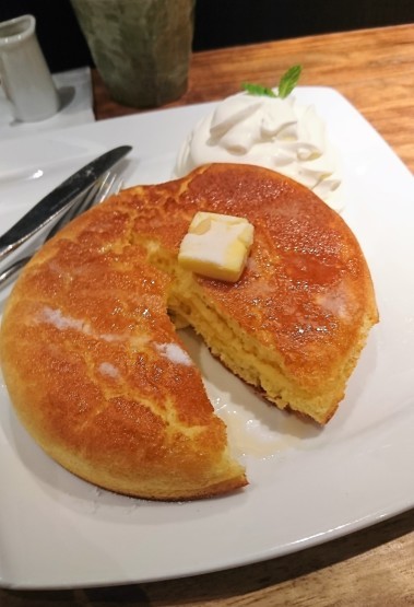 まさに 絵本 ぐりとぐら のカステラパンケーキだった 石窯 Bake Bread 茶房tam Tam 神保町 カステラさん