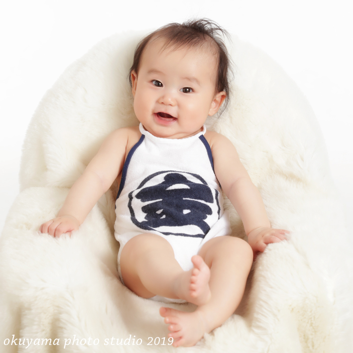 金太郎の前掛け姿で 写真のオクヤマ フォトギャラリー