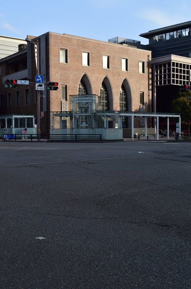 金沢市青草町の北國銀行武蔵ヶ辻支店(昭和モダン建築探訪)_f0142606_07434246.jpg