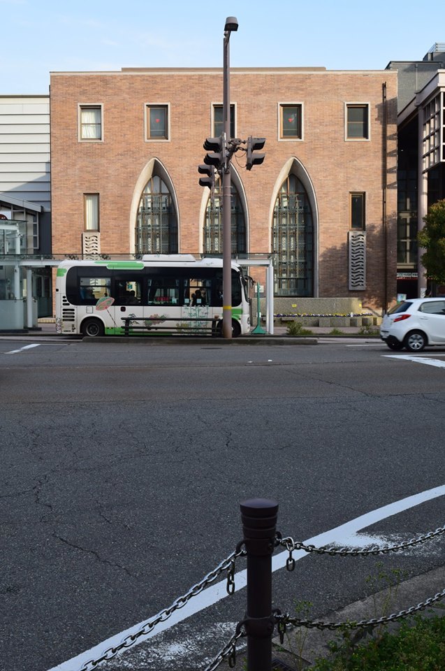 金沢市青草町の北國銀行武蔵ヶ辻支店(昭和モダン建築探訪)_f0142606_07484792.jpg