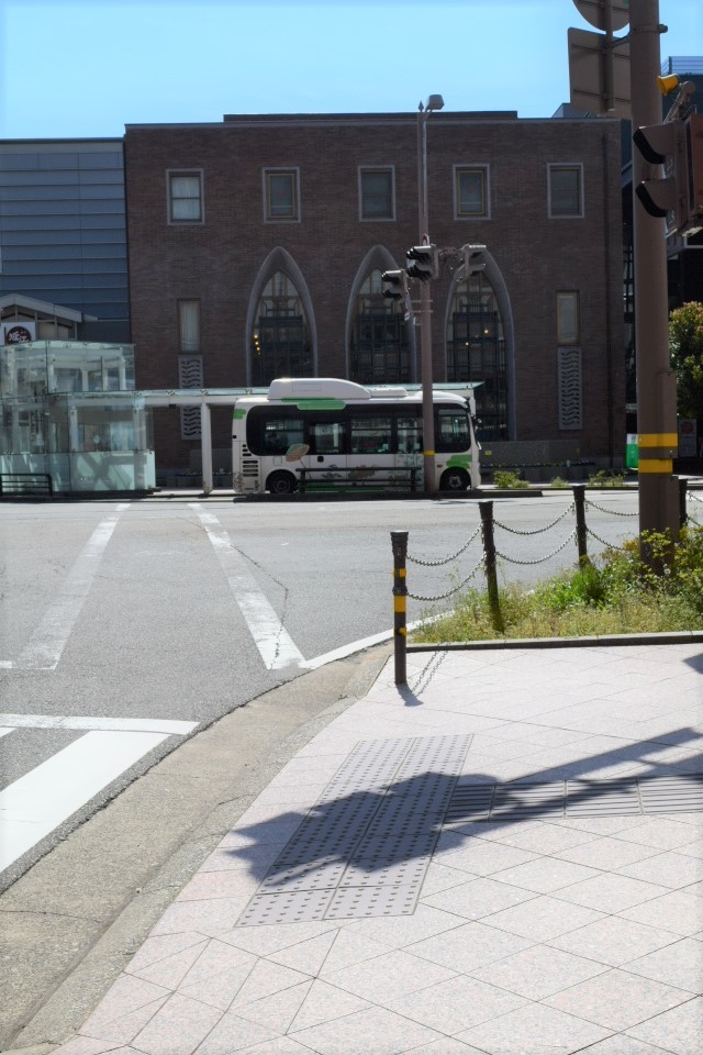 金沢市青草町の北國銀行武蔵ヶ辻支店(昭和モダン建築探訪)_f0142606_07564742.jpg