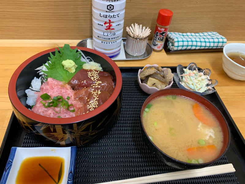 大東京綜合卸売センターで名物ねぎとろ丼_a0359239_13353509.jpg