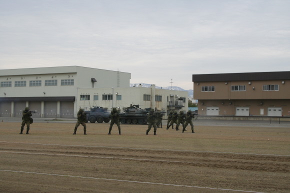 陸上自衛隊高田駐屯地 創設６９周年記念行事_b0098271_15592165.jpg