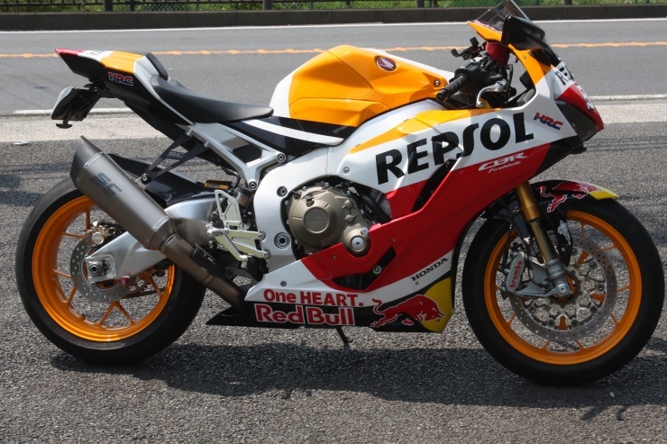 Cbr1000rr Sp レプソルカラーにオールペン Smooth Line ブログ Cbr1000rr Sp レプソルカラーにオールペン Smooth Line ブログ