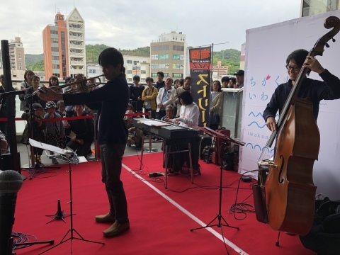 ジャズライブ カミン 広島 本日29日のライブ!_b0115606_04174214.jpeg